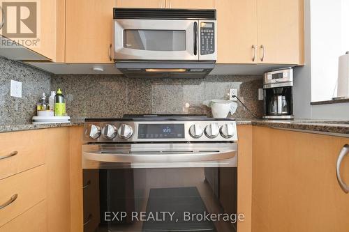 Ph20 - 230 King Street E, Toronto (Moss Park), ON - Indoor Photo Showing Kitchen