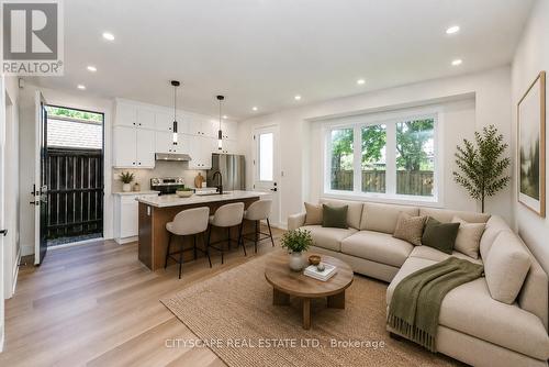 956 Fourth Street, Mississauga, ON - Indoor Photo Showing Other Room