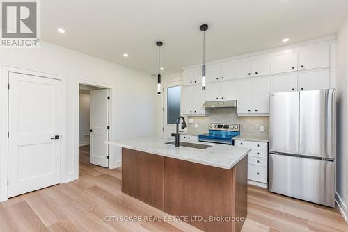 956 Fourth Street, Mississauga, ON - Indoor Photo Showing Other Room
