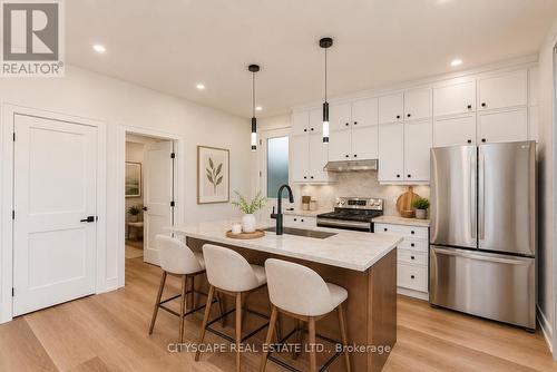 956 Fourth Street, Mississauga, ON - Indoor Photo Showing Bathroom