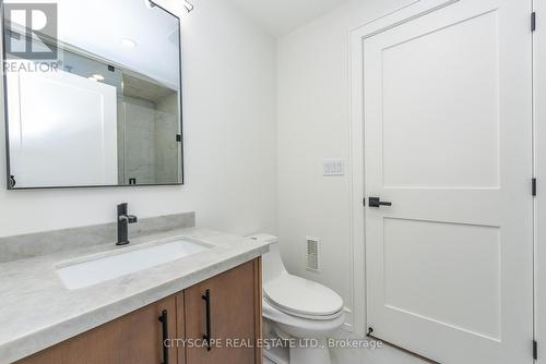 956 Fourth Street, Mississauga, ON - Indoor Photo Showing Bathroom
