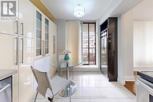 Ph208 - 81 Townsgate Drive, Vaughan, ON - Indoor
