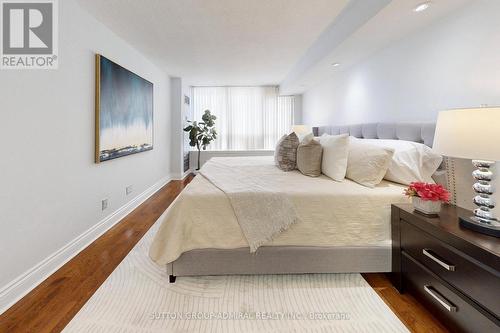 Ph208 - 81 Townsgate Drive, Vaughan, ON - Indoor Photo Showing Bedroom