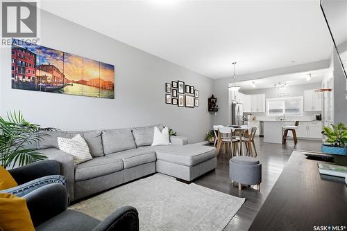 4031 Centennial Drive, Saskatoon, SK - Indoor Photo Showing Living Room