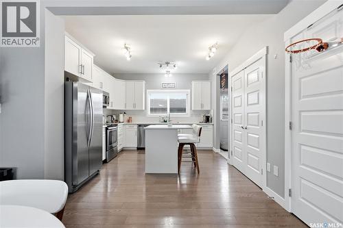 4031 Centennial Drive, Saskatoon, SK - Indoor Photo Showing Kitchen With Upgraded Kitchen
