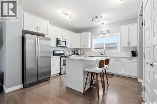 4031 Centennial Drive, Saskatoon, SK - Indoor Photo Showing Kitchen With Upgraded Kitchen