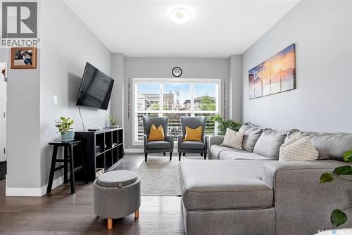4031 Centennial Drive, Saskatoon, SK - Indoor Photo Showing Living Room