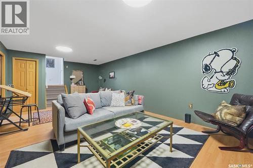 52 Potter Crescent, Saskatoon, SK - Indoor Photo Showing Living Room