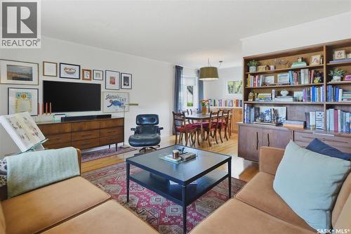 52 Potter Crescent, Saskatoon, SK - Indoor Photo Showing Living Room