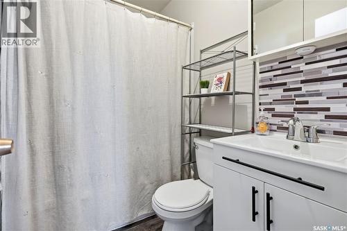 780 Railway Avenue, Elbow, SK - Indoor Photo Showing Bathroom