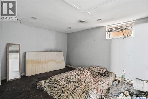 844 6Th Avenue Nw, Moose Jaw, SK - Indoor Photo Showing Bedroom