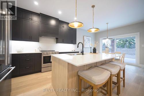 Lot 17 Augustus Street, Brant, ON - Indoor Photo Showing Kitchen With Upgraded Kitchen