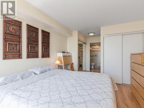 1706 - 23 Lorraine Drive, Toronto, ON - Indoor Photo Showing Bedroom