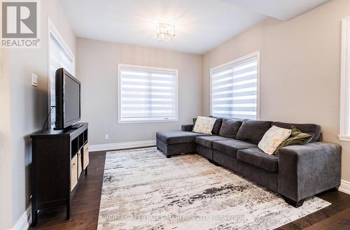 3314 Montreal Road, Cornwall, ON - Indoor Photo Showing Living Room
