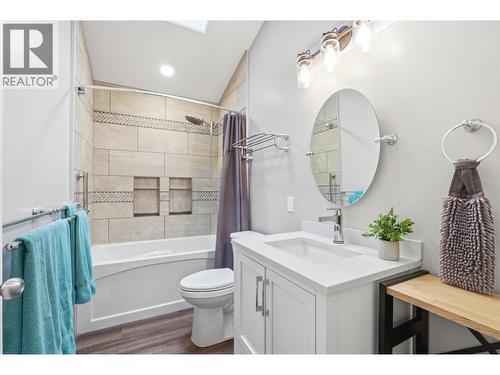 2102 Quartz Road, Quesnel, BC - Indoor Photo Showing Bathroom