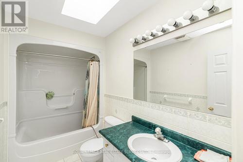 206 Bay Street N, Hamilton, ON - Indoor Photo Showing Bathroom