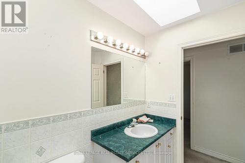 206 Bay Street N, Hamilton, ON - Indoor Photo Showing Bathroom