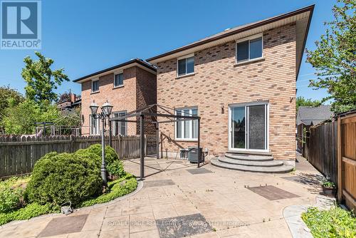 206 Bay Street N, Hamilton, ON - Outdoor