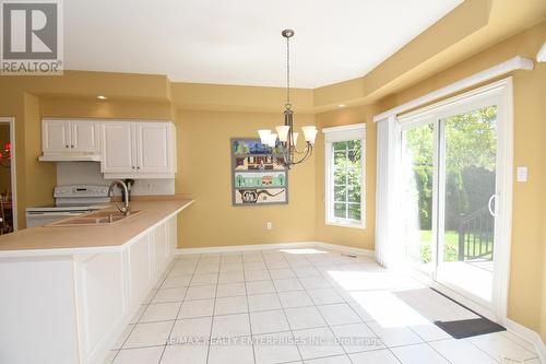 2158 Country Club Drive, Burlington, ON - Indoor Photo Showing Kitchen