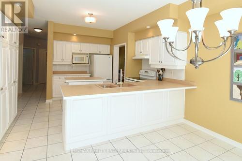 2158 Country Club Drive, Burlington, ON - Indoor Photo Showing Kitchen With Double Sink