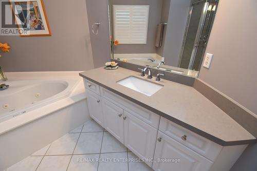 2158 Country Club Drive, Burlington, ON - Indoor Photo Showing Bathroom