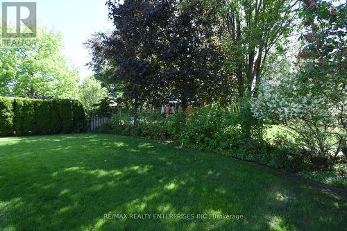 2158 Country Club Drive, Burlington, ON - Outdoor