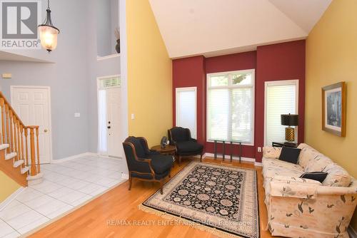 2158 Country Club Drive, Burlington, ON - Indoor