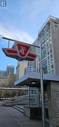 306 - 102 Bloor Street W, Toronto, ON - Outdoor