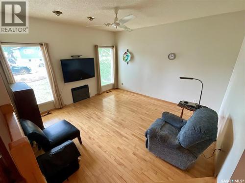 207 7Th Street S, Wakaw, SK - Indoor Photo Showing Living Room