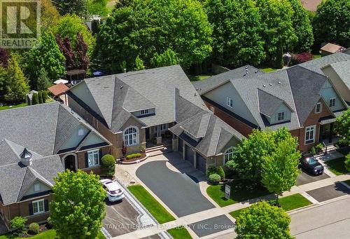 25 MONTANA CRESCENT  Whitby, ON L1M 0B8