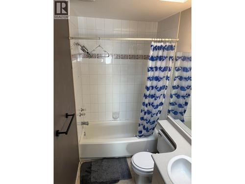 741 Dunrobin Drive, Kamloops, BC - Indoor Photo Showing Bathroom