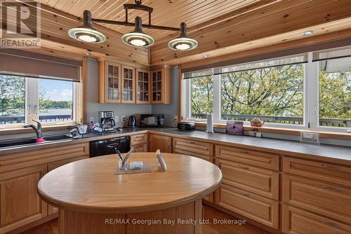 185 Picnic Island Road, Georgian Bay (Baxter), ON - Indoor Photo Showing Kitchen With Double Sink