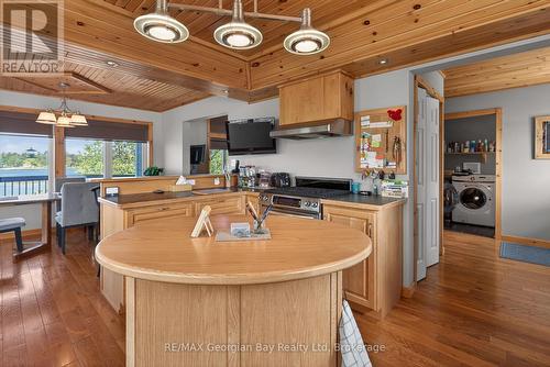 185 Picnic Island Road, Georgian Bay (Baxter), ON - Indoor Photo Showing Kitchen With Double Sink