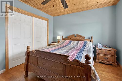 185 Picnic Island Road, Georgian Bay (Baxter), ON - Indoor Photo Showing Bedroom