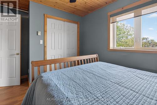 185 Picnic Island Road, Georgian Bay (Baxter), ON - Indoor Photo Showing Bedroom