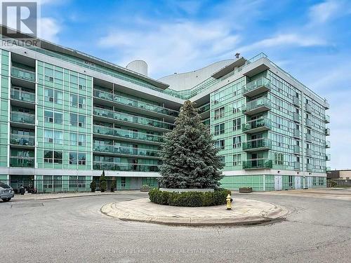 227 - 60 FAIRFAX CRESCENT  Toronto, ON M1L 0E1