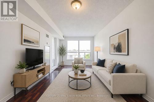 227 - 60 Fairfax Crescent, Toronto, ON - Indoor Photo Showing Living Room