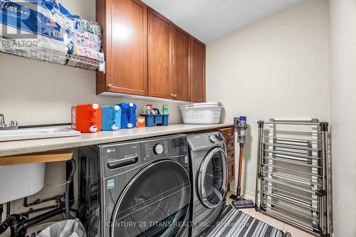 3865 Brinwood Gate, Mississauga, ON - Indoor Photo Showing Laundry Room