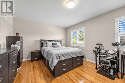 3865 Brinwood Gate, Mississauga, ON - Indoor Photo Showing Bedroom