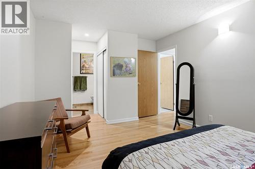 2231 Mcintyre Street, Regina, SK - Indoor Photo Showing Bedroom