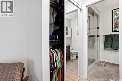 2231 Mcintyre Street, Regina, SK - Indoor