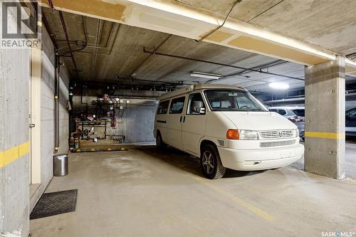 2231 Mcintyre Street, Regina, SK - Indoor Photo Showing Garage