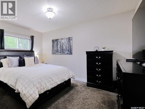 302 7Th Street E, Rosetown, SK - Indoor Photo Showing Bedroom