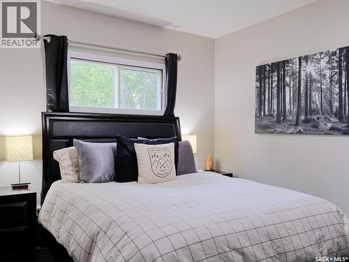 302 7Th Street E, Rosetown, SK - Indoor Photo Showing Bedroom