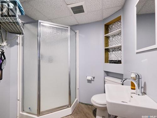 302 7Th Street E, Rosetown, SK - Indoor Photo Showing Bathroom