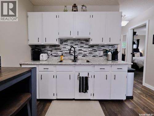 302 7Th Street E, Rosetown, SK - Indoor Photo Showing Kitchen With Double Sink