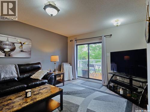 302 7Th Street E, Rosetown, SK - Indoor Photo Showing Living Room