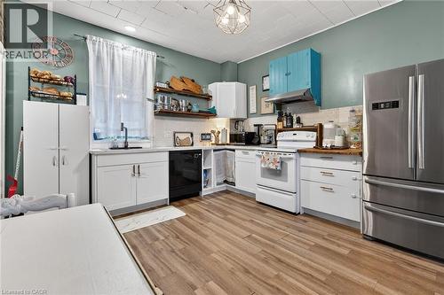 18 King Street Unit# A&B, Cayuga, ON - Indoor Photo Showing Kitchen