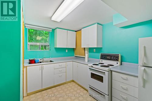84 Long Drive, Whitby, ON - Indoor Photo Showing Kitchen