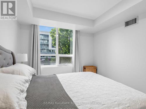 215 - 650 Sheppard Avenue E, Toronto, ON - Indoor Photo Showing Bedroom